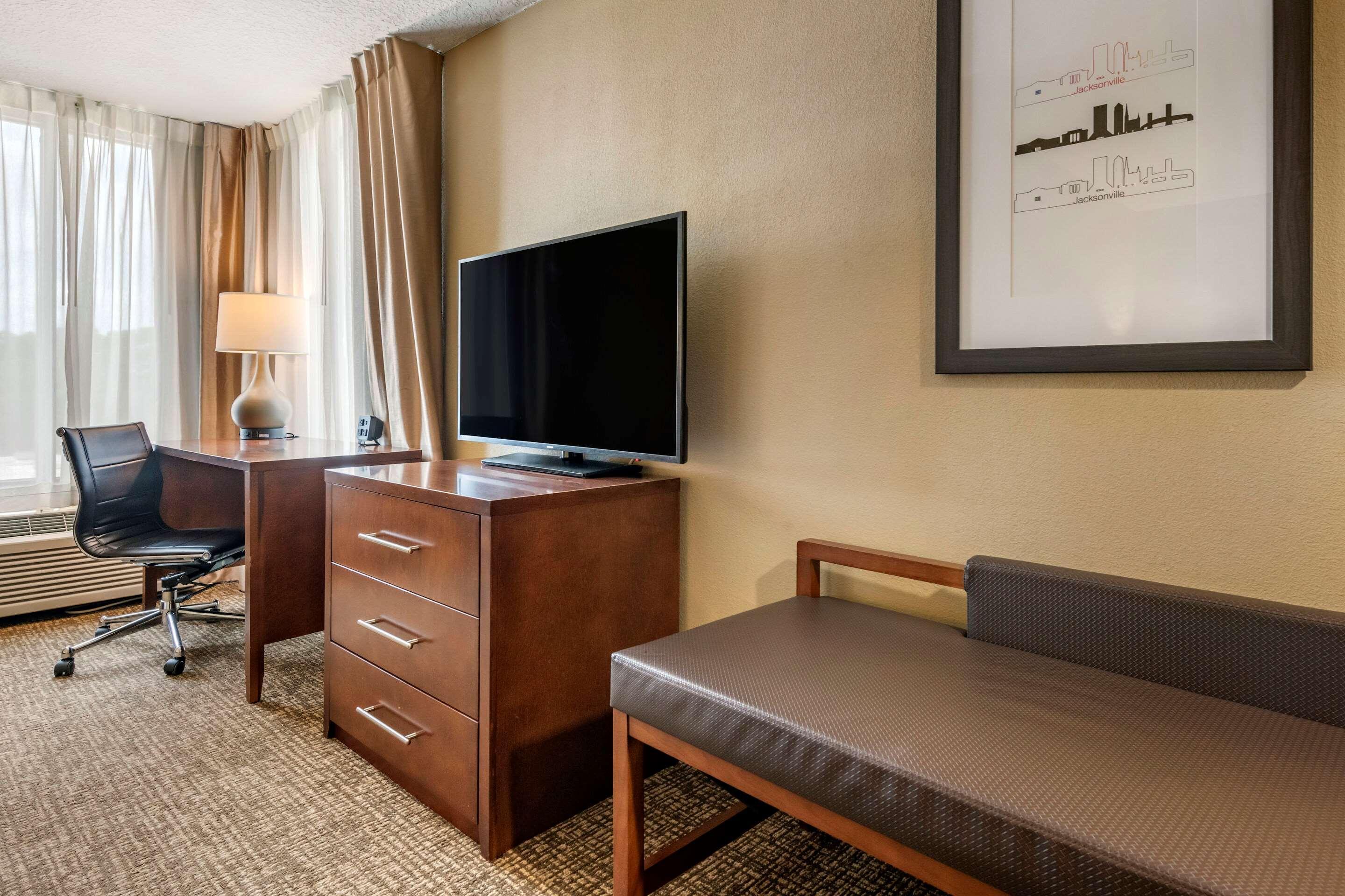 ג'קסונוויל Comfort Suites Baymeadows Near Butler Blvd מראה חיצוני תמונה