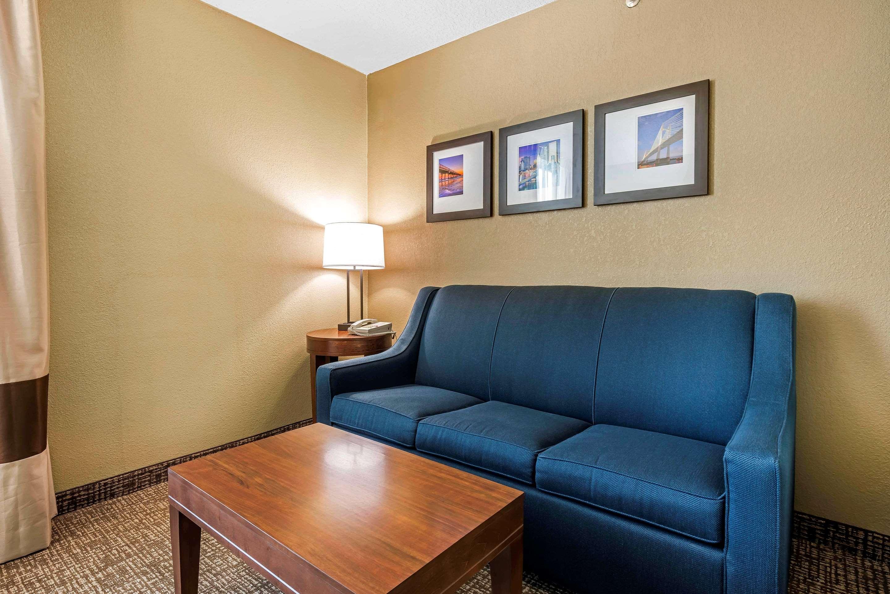ג'קסונוויל Comfort Suites Baymeadows Near Butler Blvd מראה חיצוני תמונה